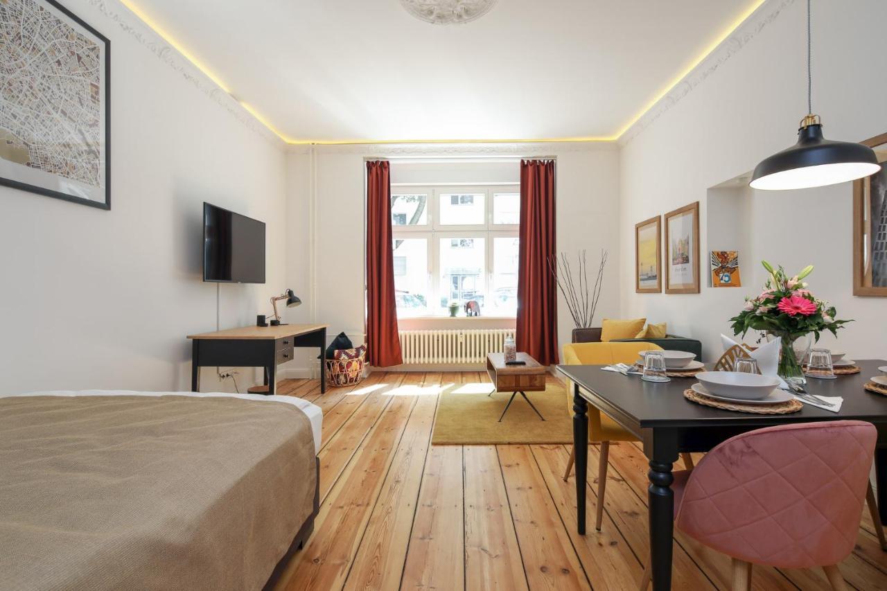 4 Personen Altbau Apartment Nahe Kurfuerstendamm - Romeo & Julia Berlim Exterior foto