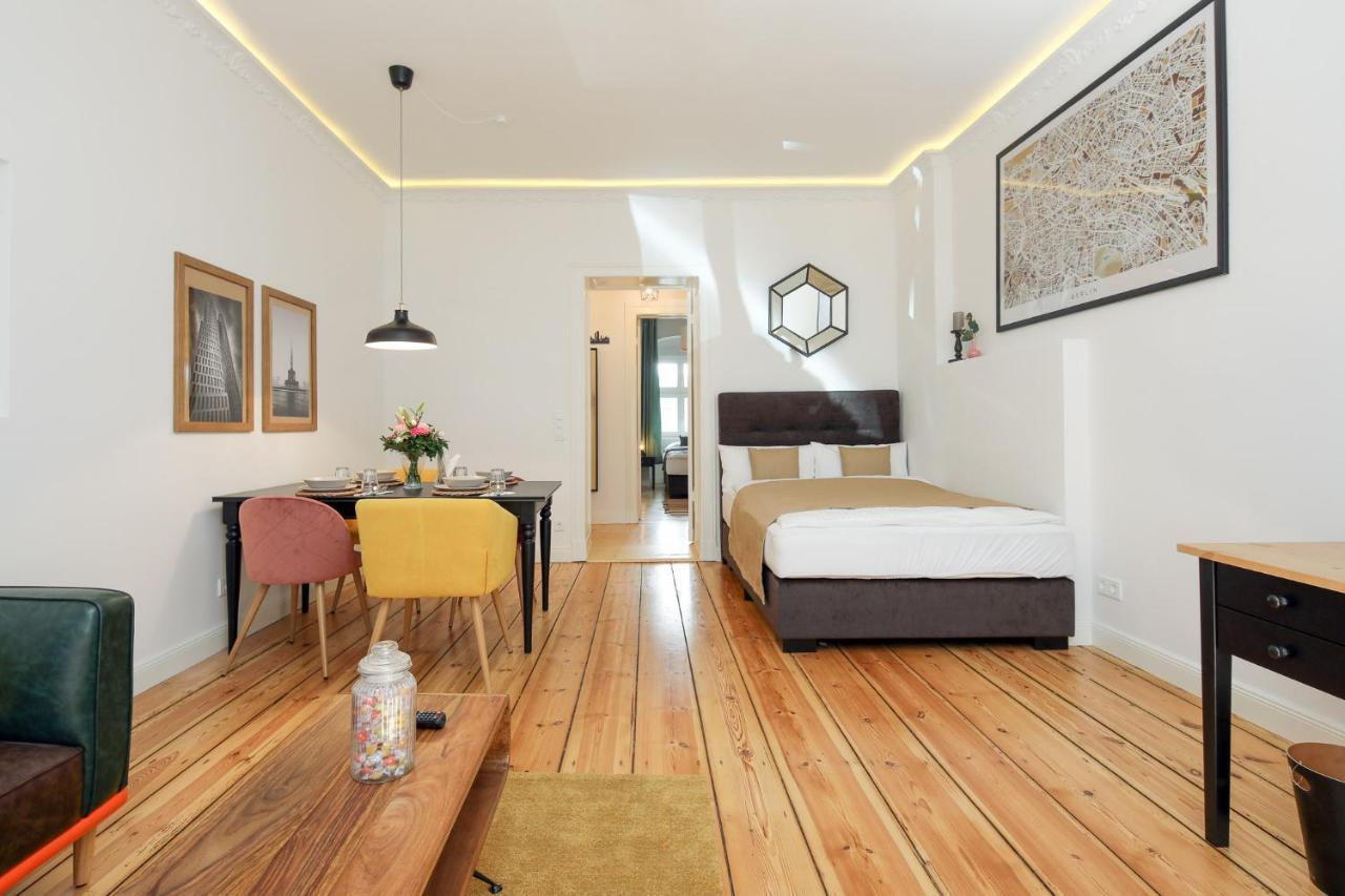 4 Personen Altbau Apartment Nahe Kurfuerstendamm - Romeo & Julia Berlim Exterior foto