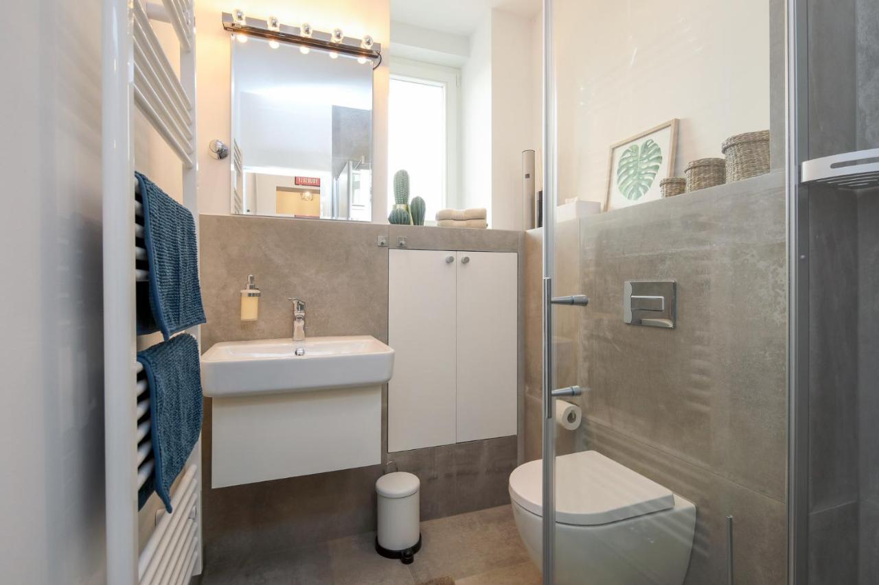 4 Personen Altbau Apartment Nahe Kurfuerstendamm - Romeo & Julia Berlim Exterior foto