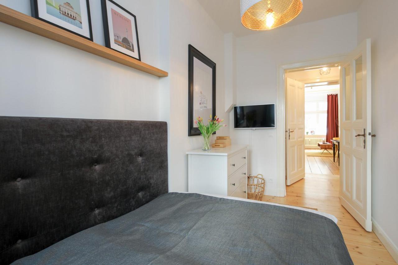 4 Personen Altbau Apartment Nahe Kurfuerstendamm - Romeo & Julia Berlim Exterior foto