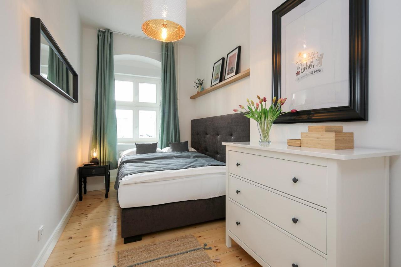 4 Personen Altbau Apartment Nahe Kurfuerstendamm - Romeo & Julia Berlim Exterior foto