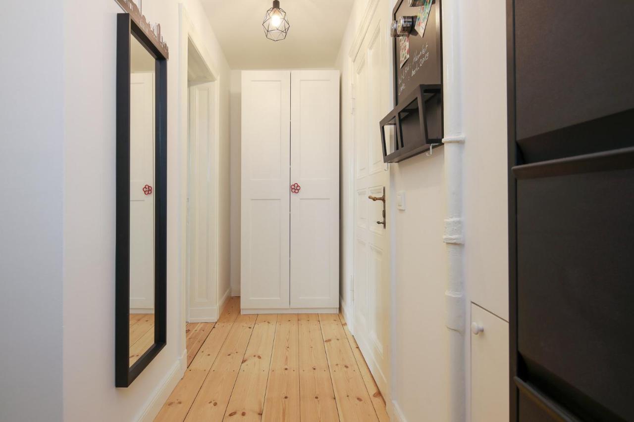 4 Personen Altbau Apartment Nahe Kurfuerstendamm - Romeo & Julia Berlim Exterior foto